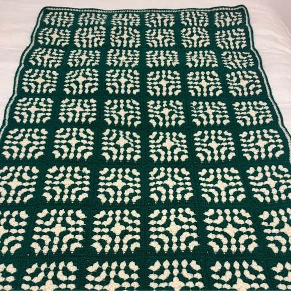 Vintage Granny Square Blanket Roseanne Crochet Patchwork Quilt 80s Green Ivory - Picture 10 of 13